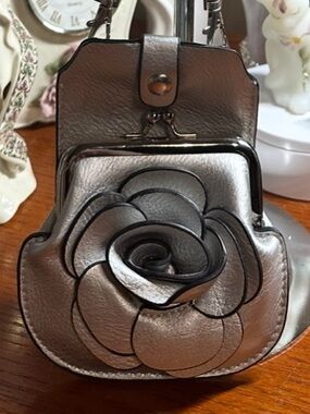 Leather Silver Rose Crossbody Bag with Kisslock opening in front